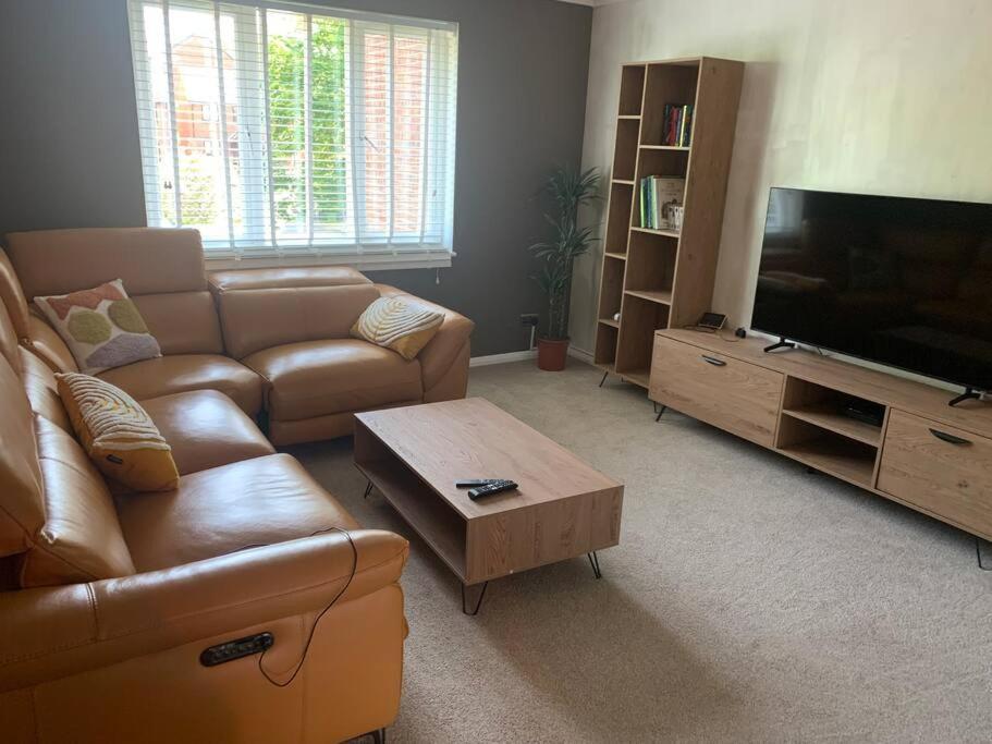 Cosy One Bed Flat Free Parking Apartment Send