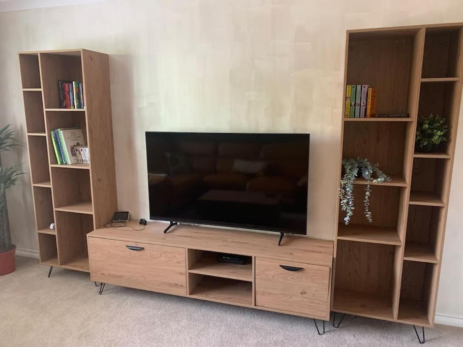Cosy One Bed Flat Free Parking Apartment *